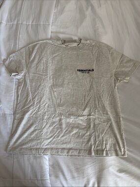 Essentials Men’s Heather Light Gray Logo Tee